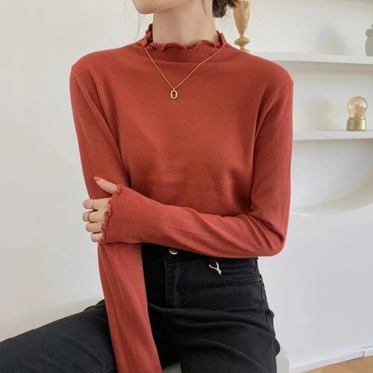 Elegante camicia a maniche lunghe slim con design a collo alto e bordo in legno per l'autunno e l'inverno, temperamento francese