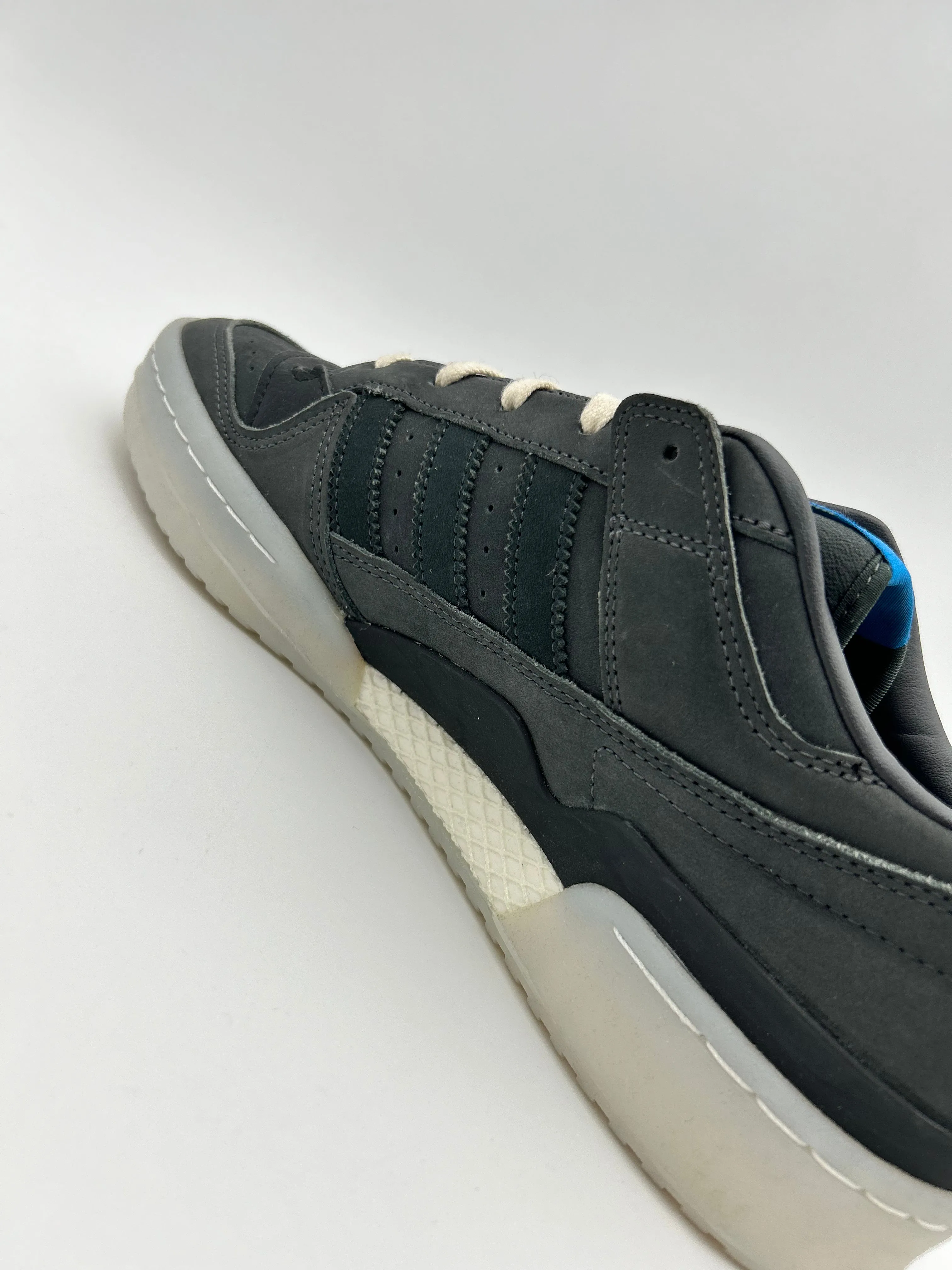 Forum Low Sneakers