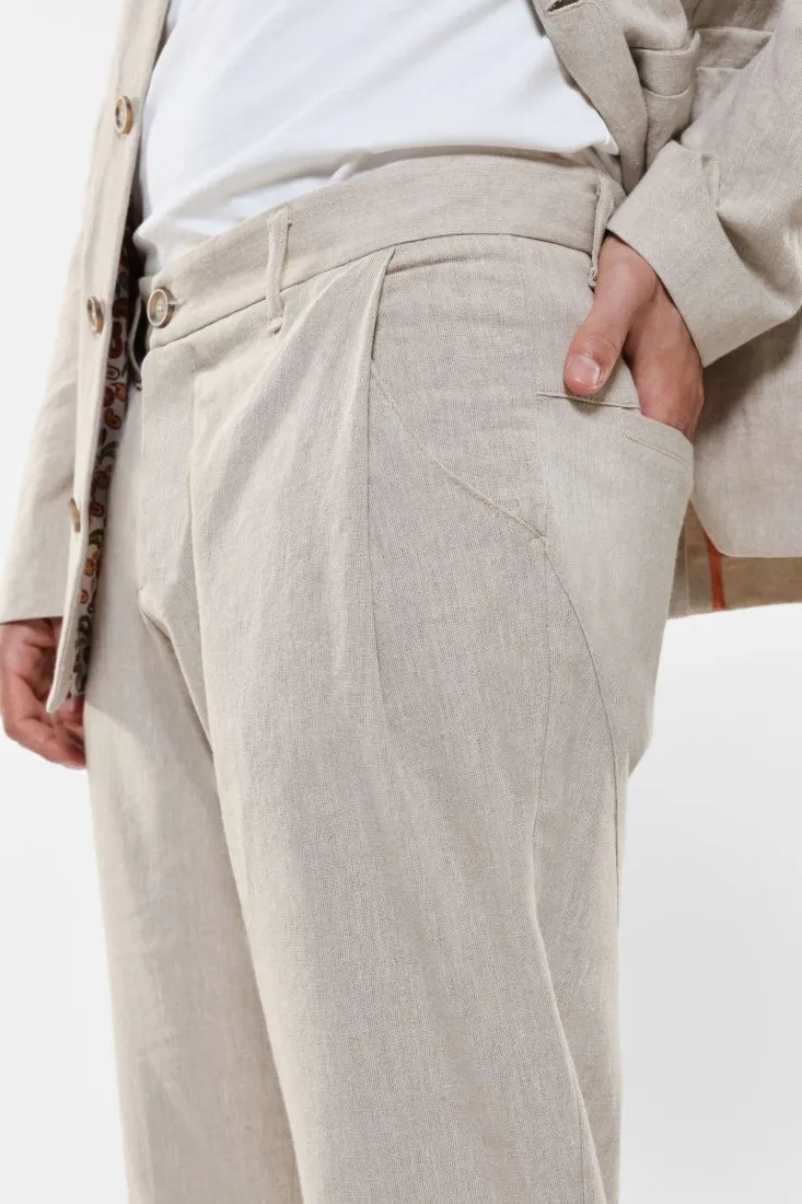 Pantaloni slim-fit con tasche verticali e pinces