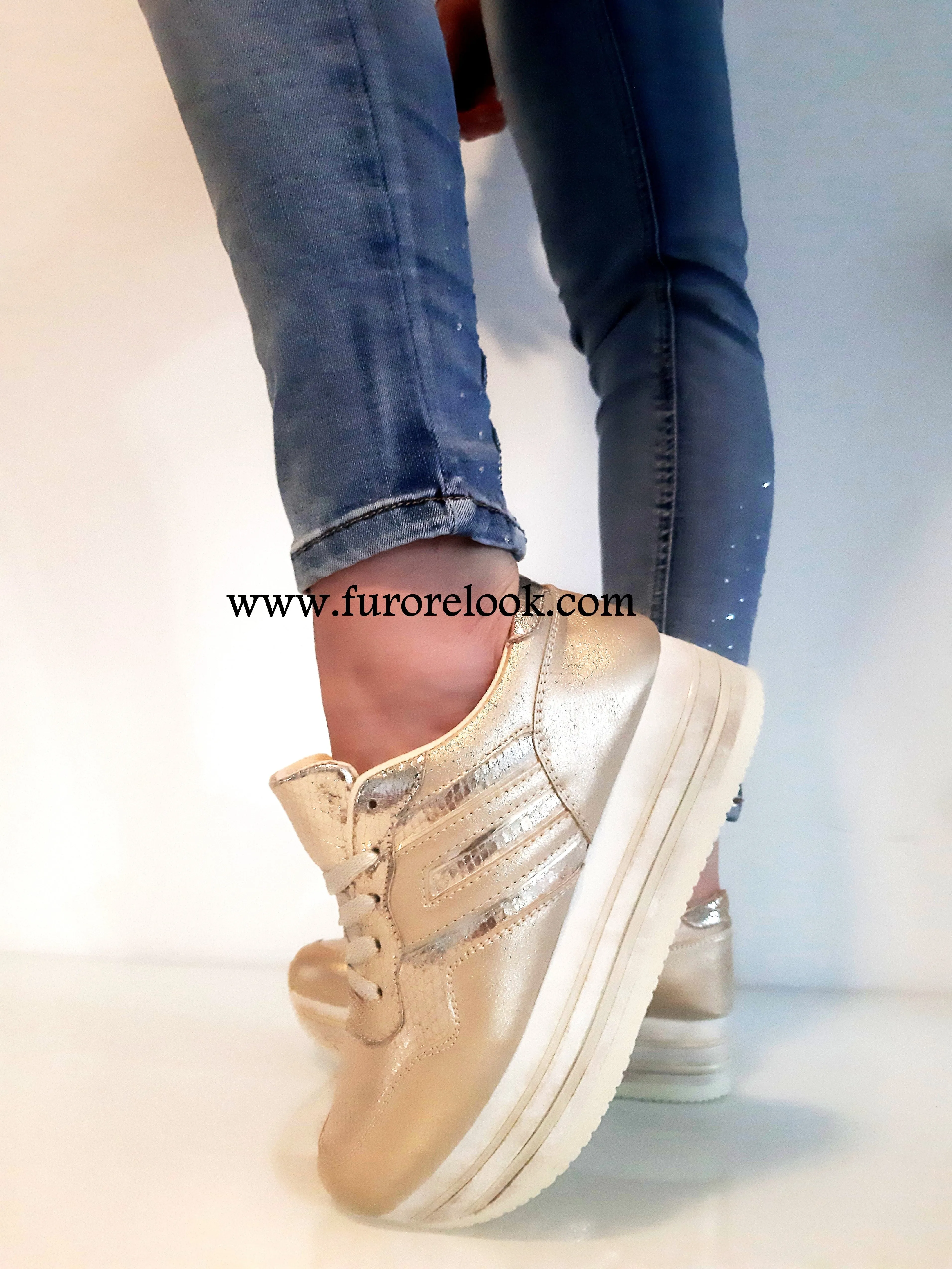 PROMO Sneakers dorate codice 2410 - NUMERO 39